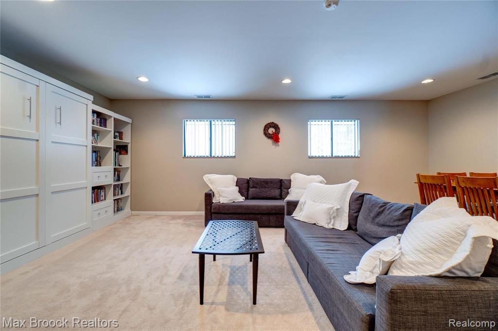 6865 Halyard Road Bloomfield Hills, MI 48301 - Photo 38 of 49