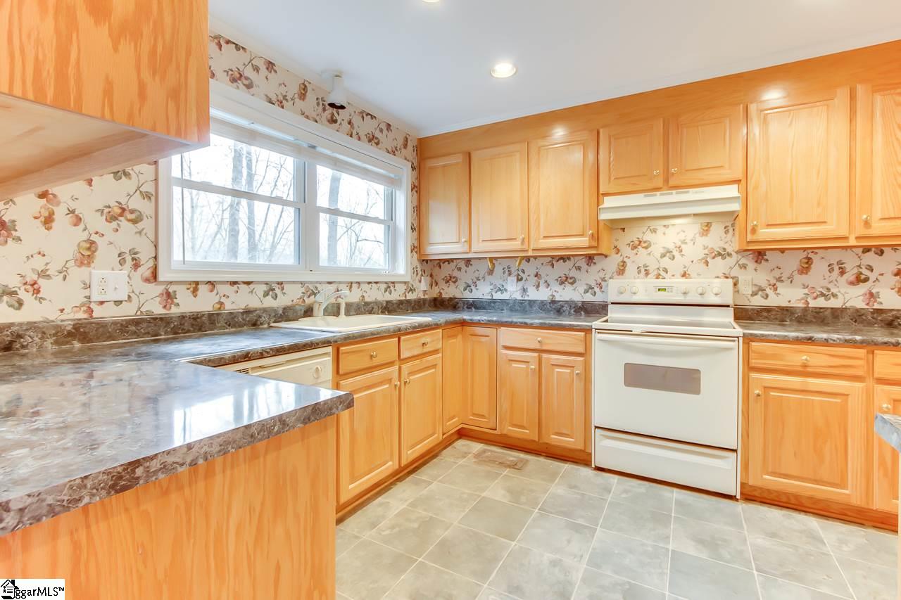 628 Holly Springs School Road Pickens, SC 29671 - Photo 18 of 27 Gallery Image 18