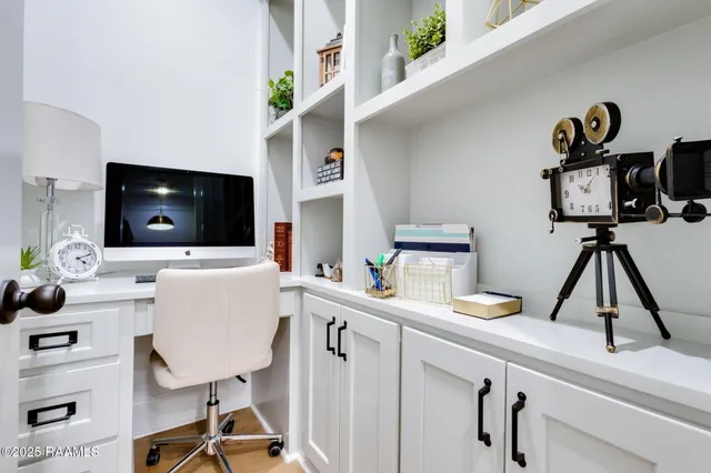 $5,800 | 105 Trailing Oaks Drive, Youngsville, LA 70592