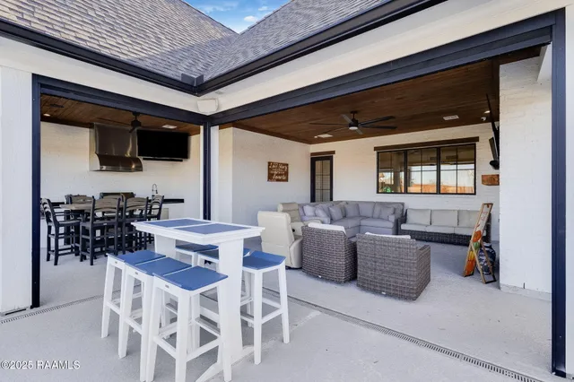 $5,800 | 105 Trailing Oaks Drive, Youngsville, LA 70592