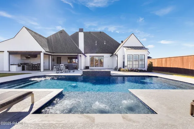 $5,800 | 105 Trailing Oaks Drive, Youngsville, LA 70592