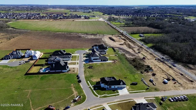 $5,800 | 105 Trailing Oaks Drive, Youngsville, LA 70592