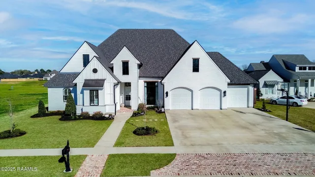 $5,800 | 105 Trailing Oaks Drive, Youngsville, LA 70592