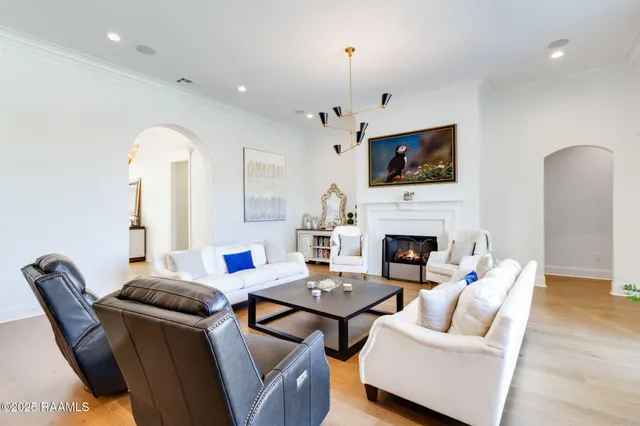 $5,800 | 105 Trailing Oaks Drive, Youngsville, LA 70592