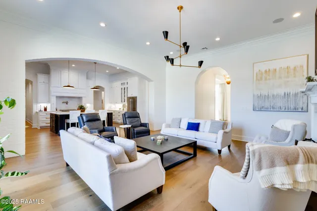 $5,800 | 105 Trailing Oaks Drive, Youngsville, LA 70592