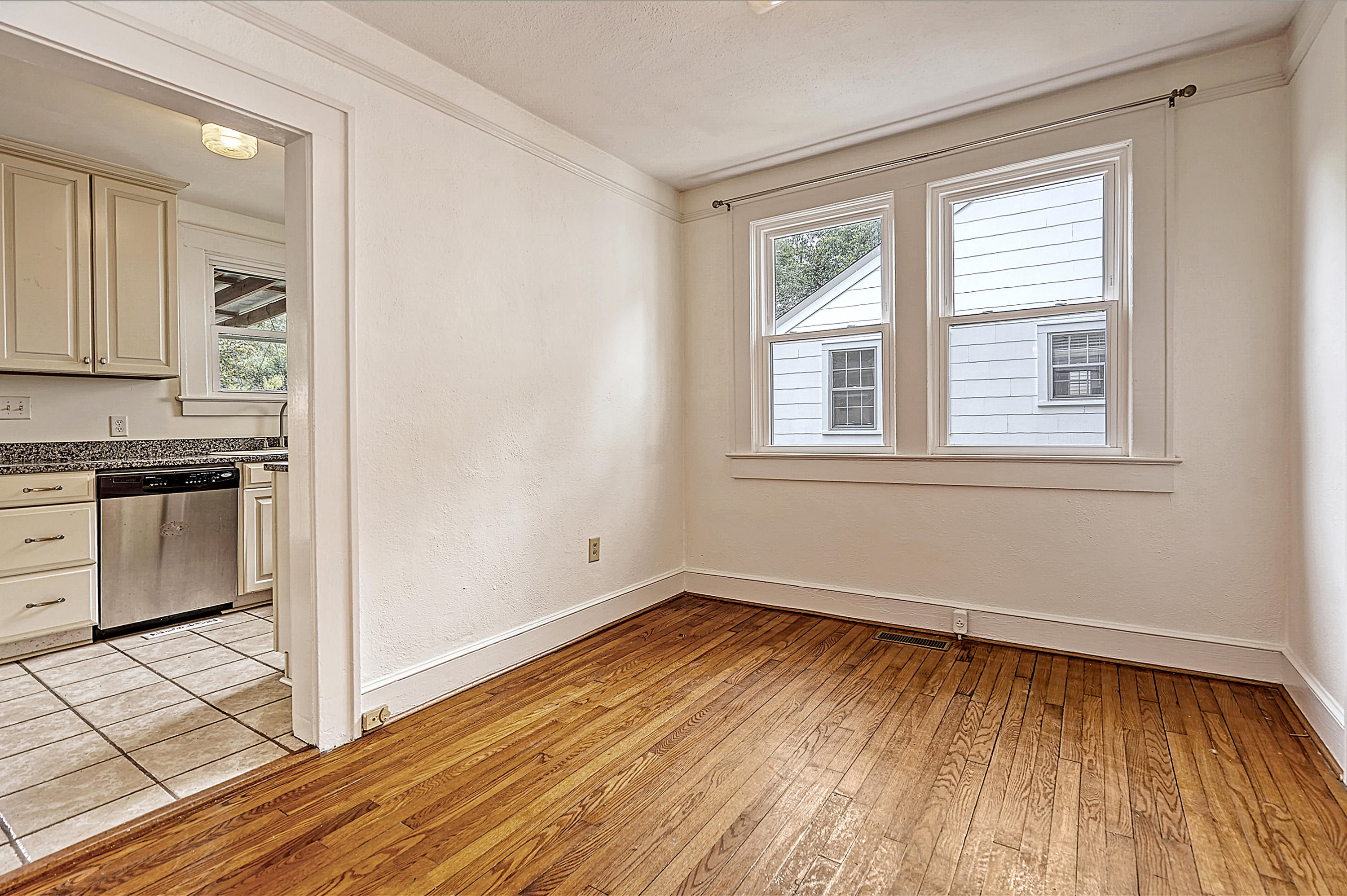 2162 Medway Road Charleston, SC 29412 - Photo 5 of 16 CREM_2162 Medway_024