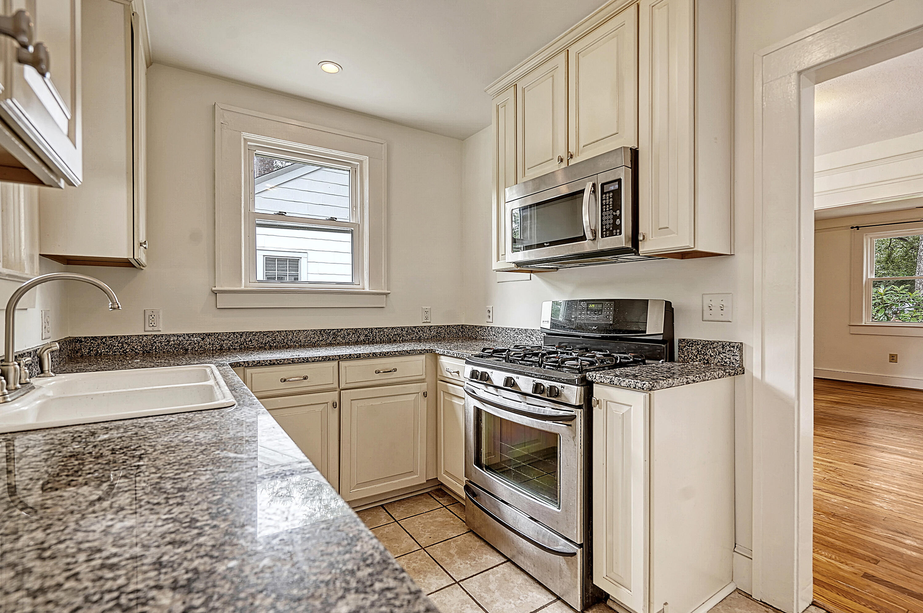 2162 Medway Road Charleston, SC 29412 - Photo 6 of 16 CREM_2162 Medway_028