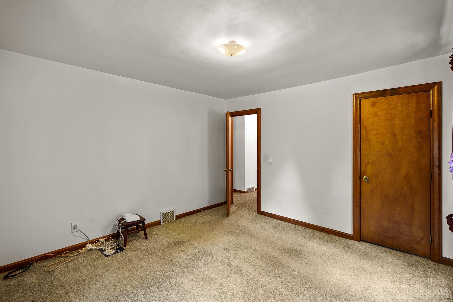 4997 Foley Road Cincinnati, OH 45238 - Photo 16 of 31 Gallery Image 16
