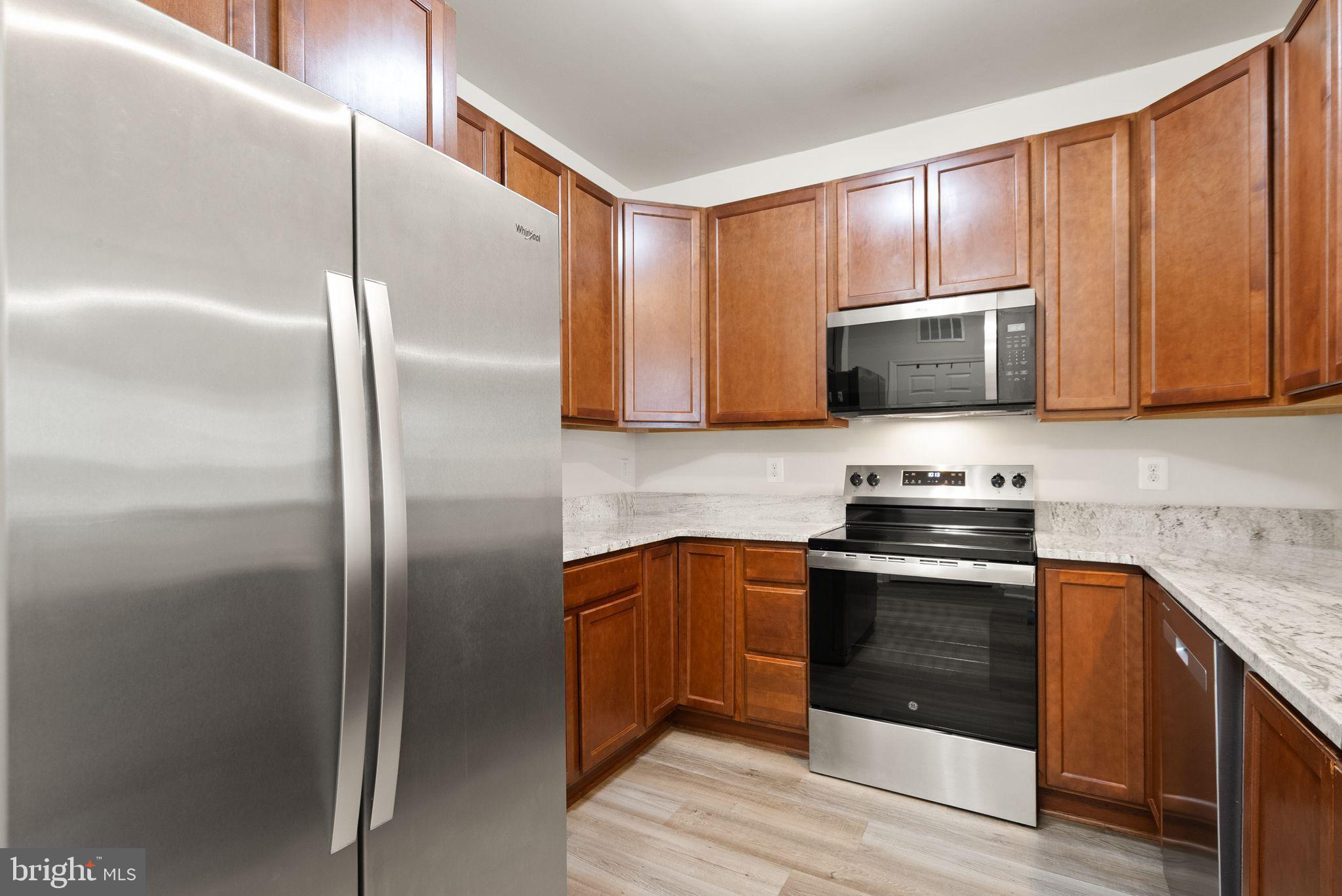 20610 Hope Spring Terrace, Unit 104 Ashburn, VA 20147 - Photo 7 of 38 Modern Kitchen