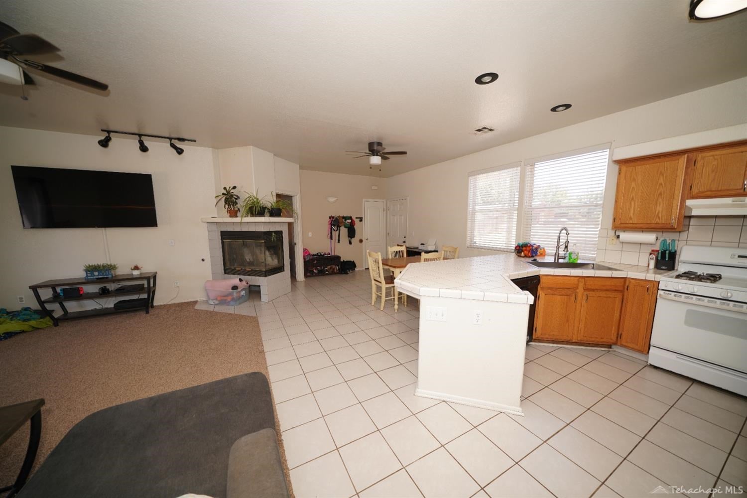 20310 Park Road Tehachapi, CA 93561 - Photo 5 of 15 Gallery Image 5