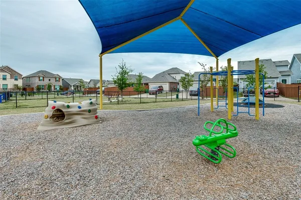 $2,400 | 3013 Willow Wood Court, Crandall, TX 75114