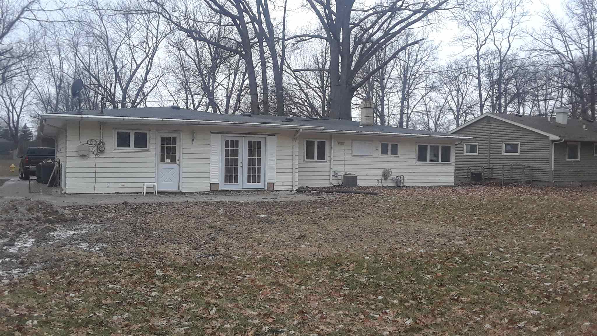 2730 Inwood Drive Fort Wayne, IN 46815 - Photo 3 of 19