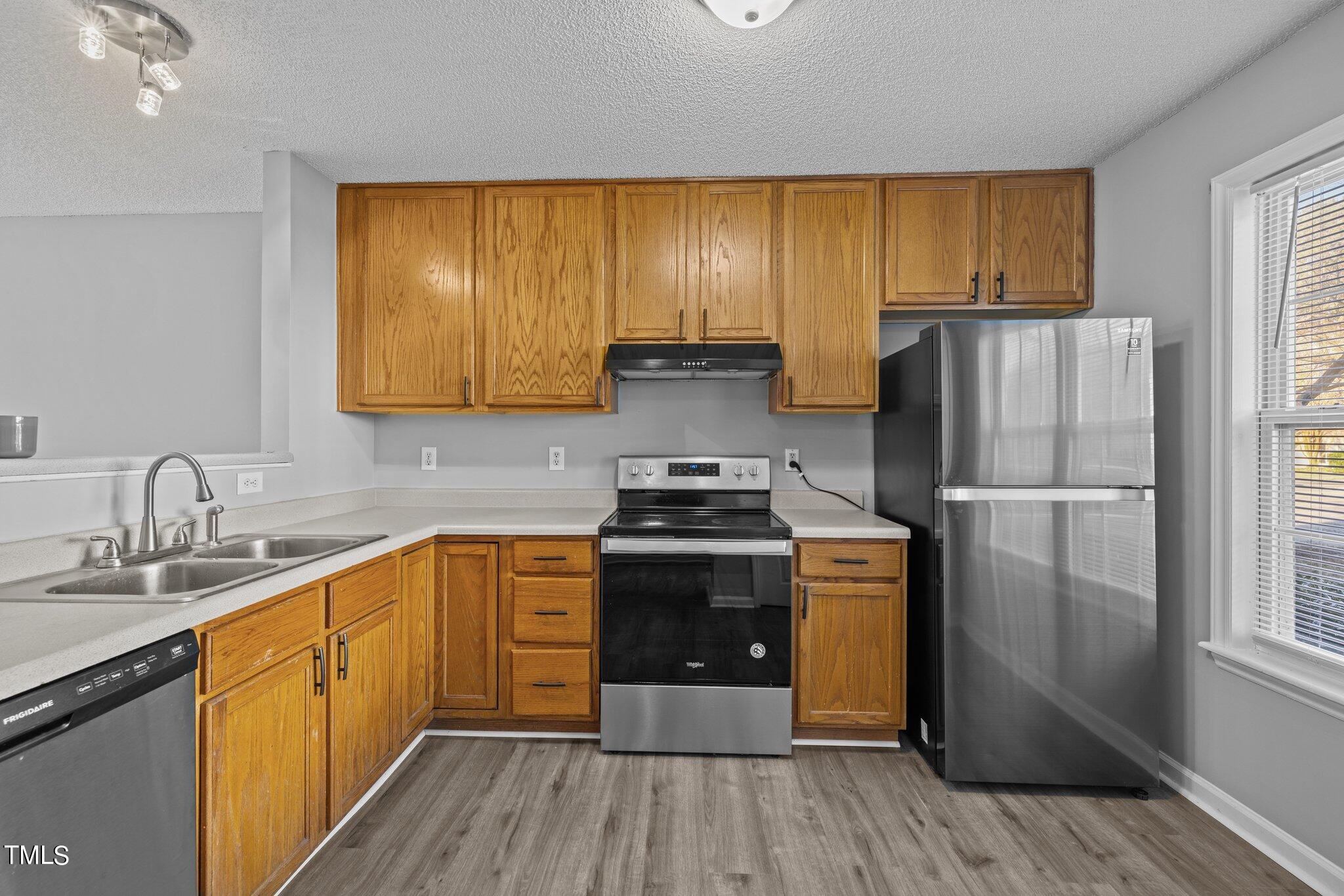 2239 Walnut Ridge Court Raleigh, NC 27610 - Photo 3 of 17 14-web-or-mls-5Z8A9242