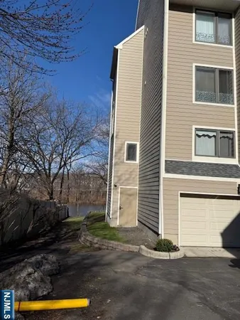 a view of backyard with tree