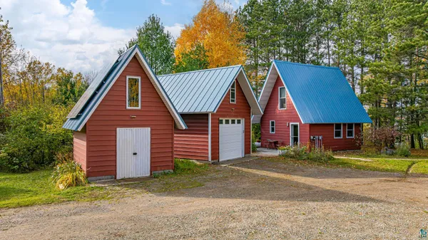 $825,000 | 1621 North Pioneer Road, Ely, MN 55731