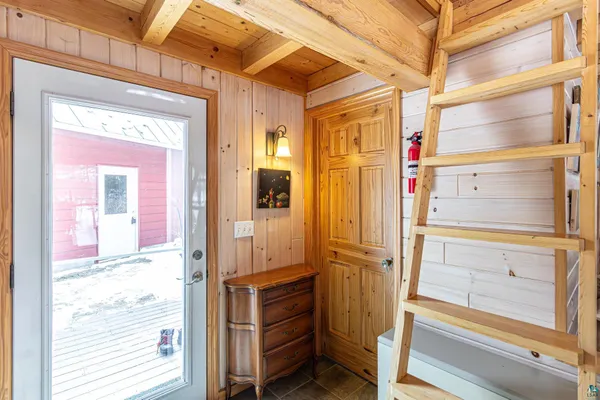 $825,000 | 1621 North Pioneer Road, Ely, MN 55731