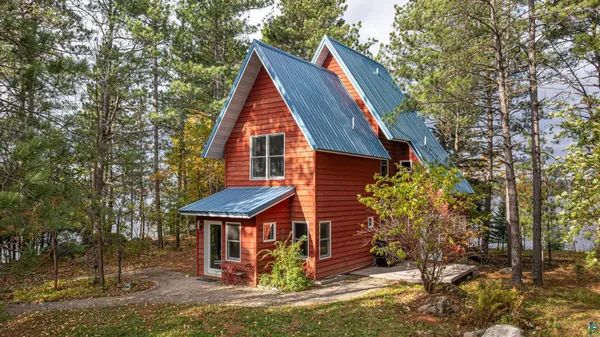 $825,000 | 1621 North Pioneer Road, Ely, MN 55731