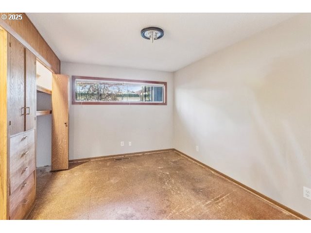 215 Southwest Towle Avenue Gresham, OR 97080 - Photo 22 of 38 a view of an empty room