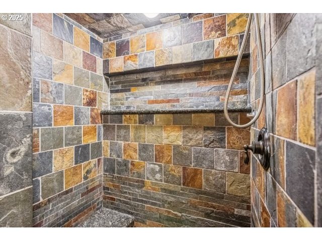 215 Southwest Towle Avenue Gresham, OR 97080 - Photo 32 of 38 a view of a bathroom with a shower