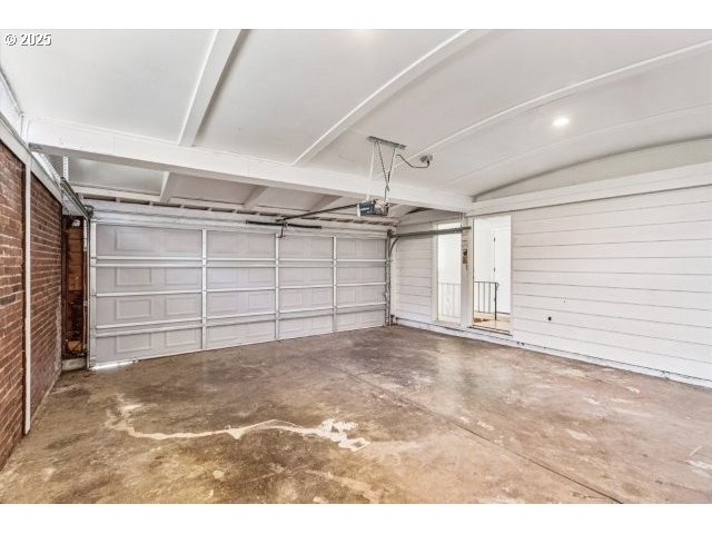 215 Southwest Towle Avenue Gresham, OR 97080 - Photo 33 of 38 a view of a garage