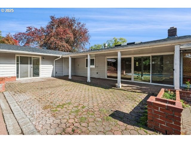 215 Southwest Towle Avenue Gresham, OR 97080 - Photo 35 of 38 a house view with a outdoor space