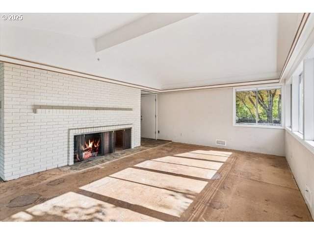 215 Southwest Towle Avenue Gresham, OR 97080 - Photo 8 of 38 a view of empty room with a fireplace