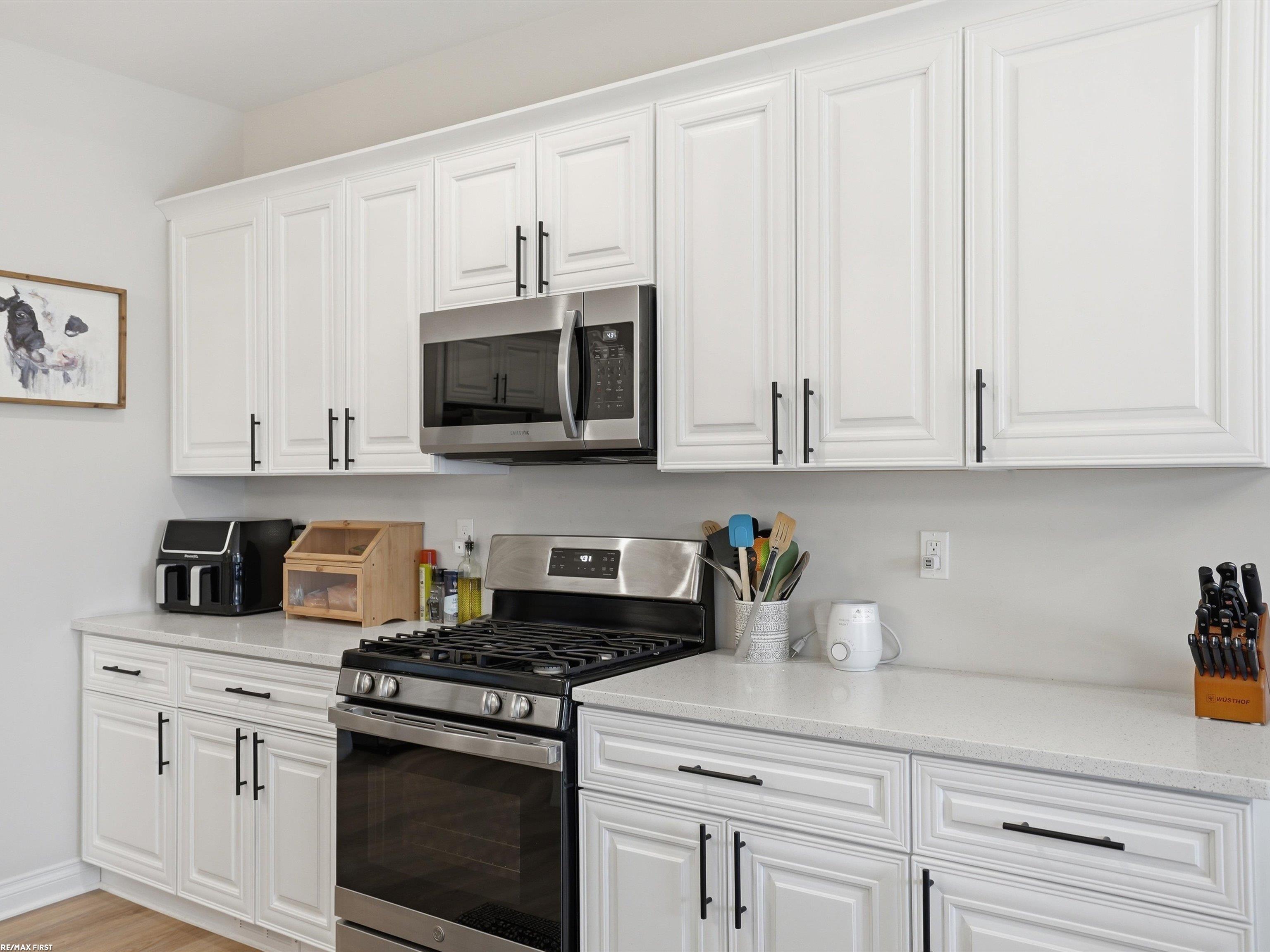 47121 Rosa Court New Baltimore, MI 48047 - Photo 19 of 53 50203723-87ae6fa5-a97d-4f3b-8f9a-488bfc4956d1.JPG