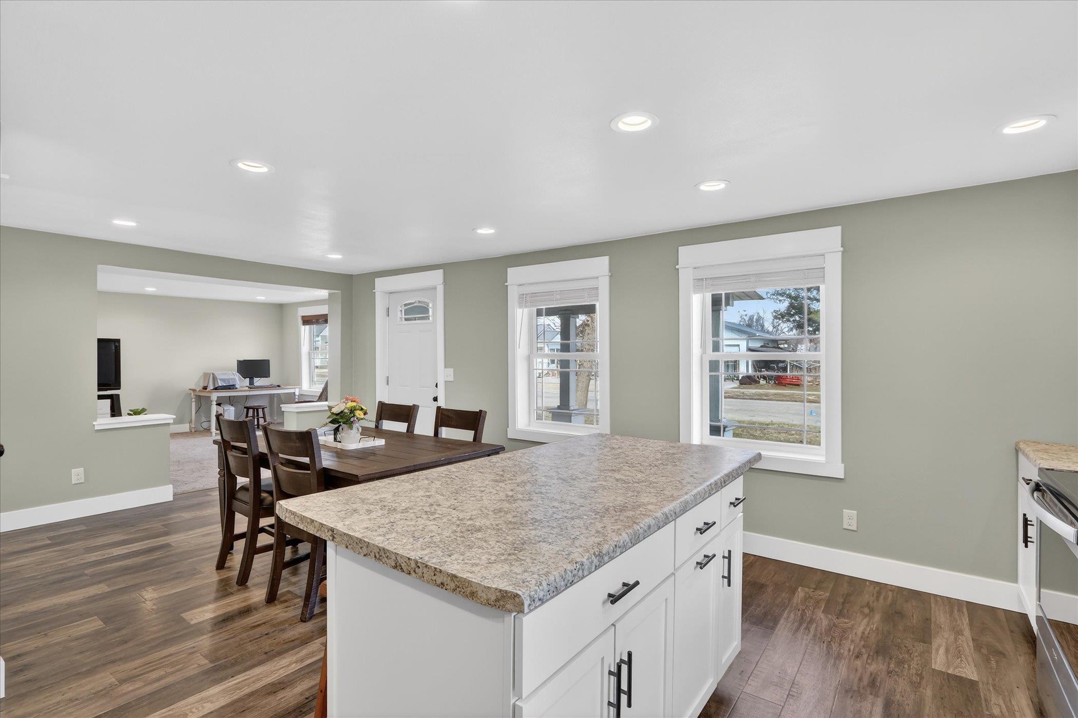 1206 13th Street Brodhead, WI 53520 - Photo 4 of 41