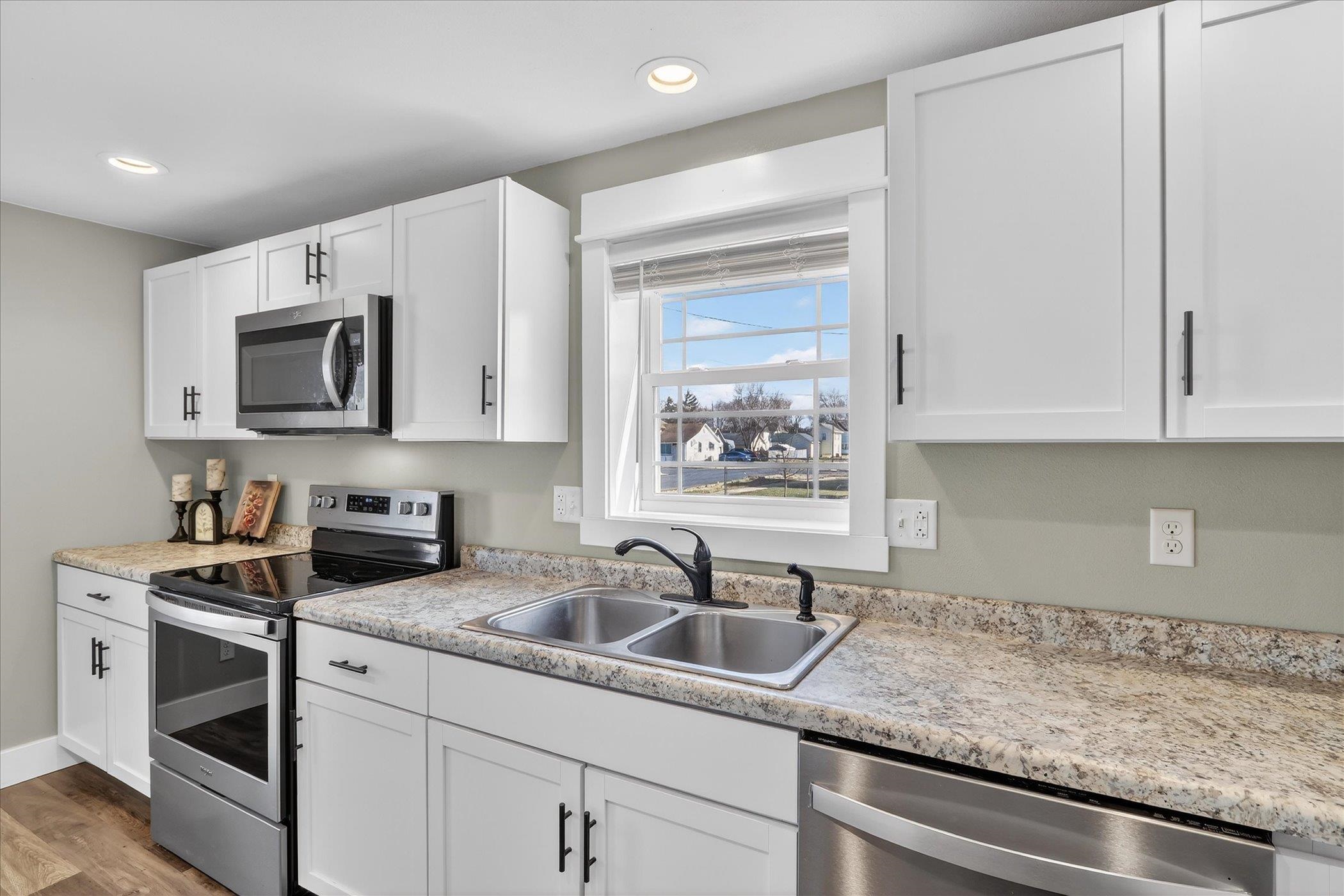 1206 13th Street Brodhead, WI 53520 - Photo 5 of 41