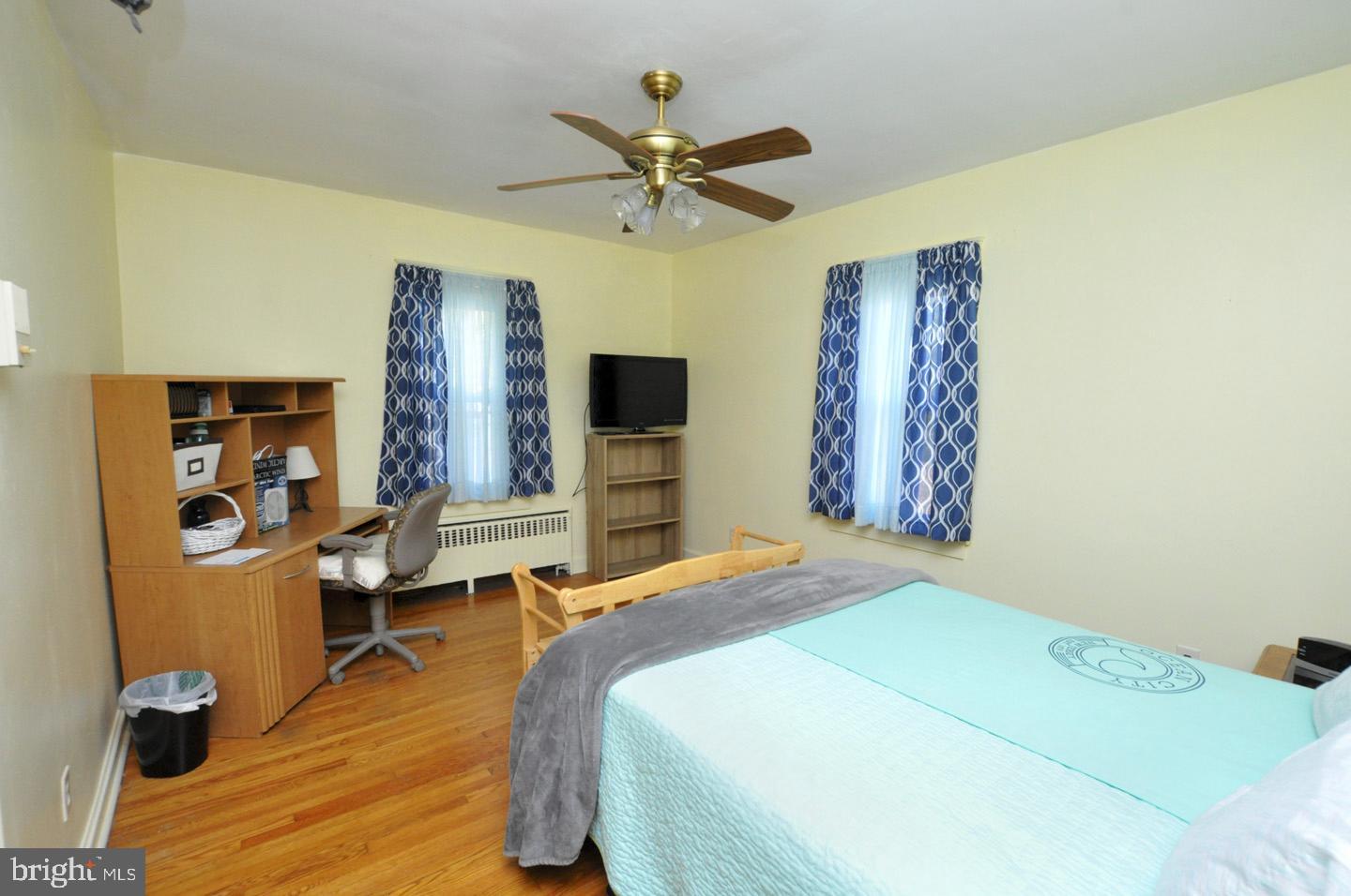 533 Manor Road Beverly, NJ 08010 - Photo 12 of 34 Main Bedroom