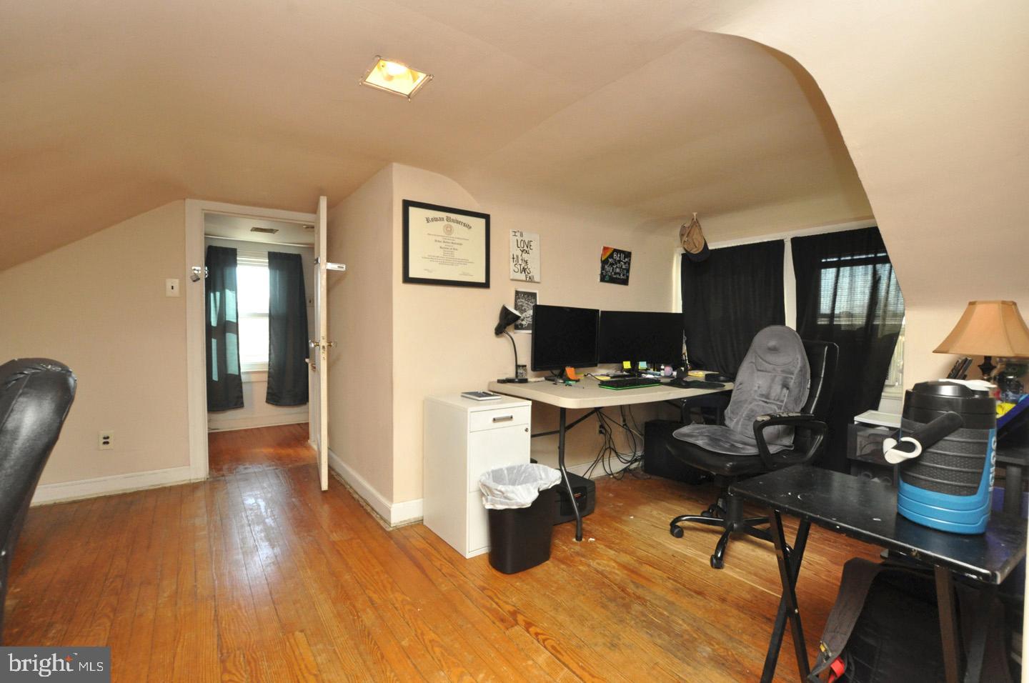 533 Manor Road Beverly, NJ 08010 - Photo 18 of 34 2nd floor bedroom