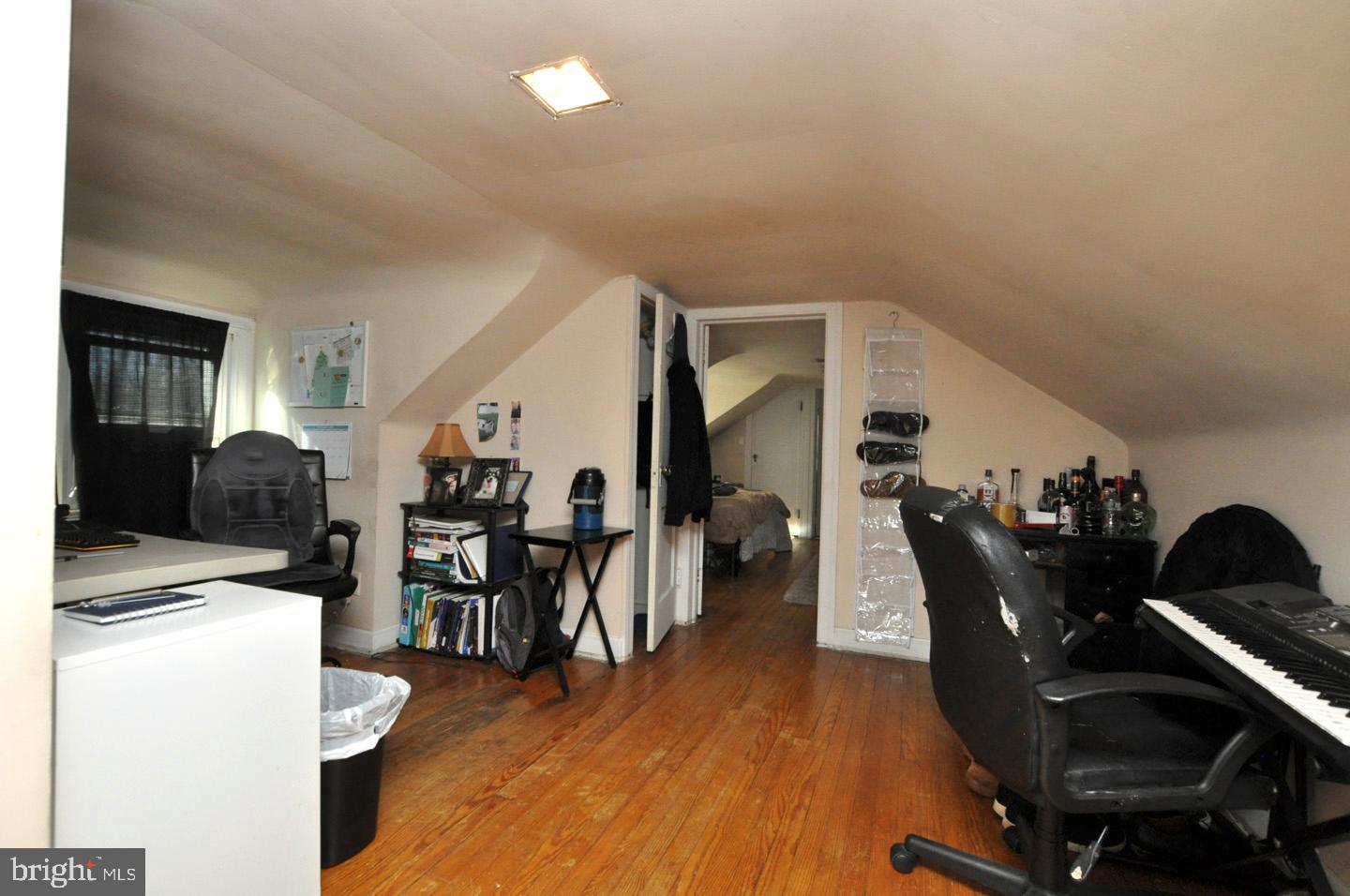 533 Manor Road Beverly, NJ 08010 - Photo 19 of 34 2nd floor bedroom