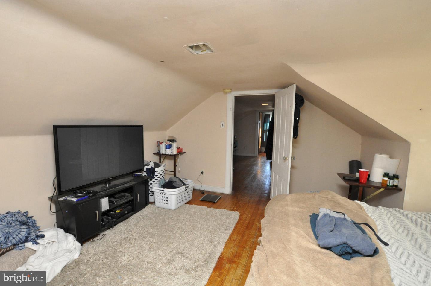 533 Manor Road Beverly, NJ 08010 - Photo 21 of 34 2nd floor bedroom