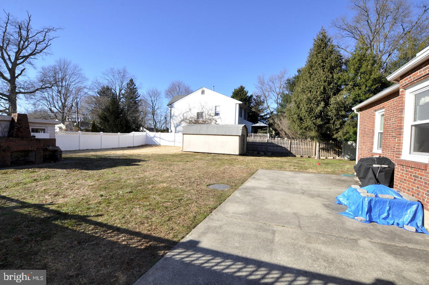 533 Manor Road Beverly, NJ 08010 - Photo 29 of 34 Rear yard