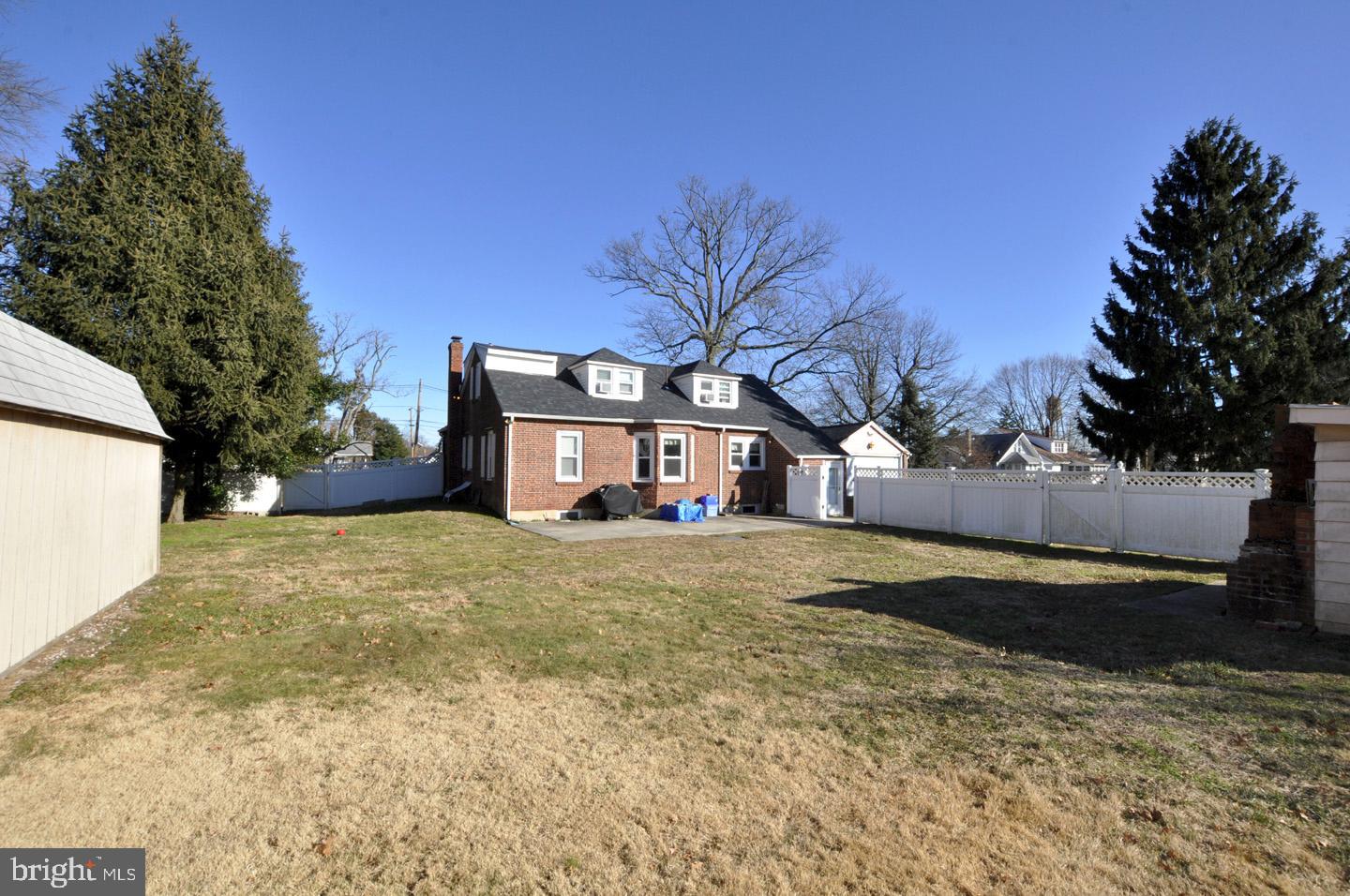 533 Manor Road Beverly, NJ 08010 - Photo 32 of 34 Rear yard