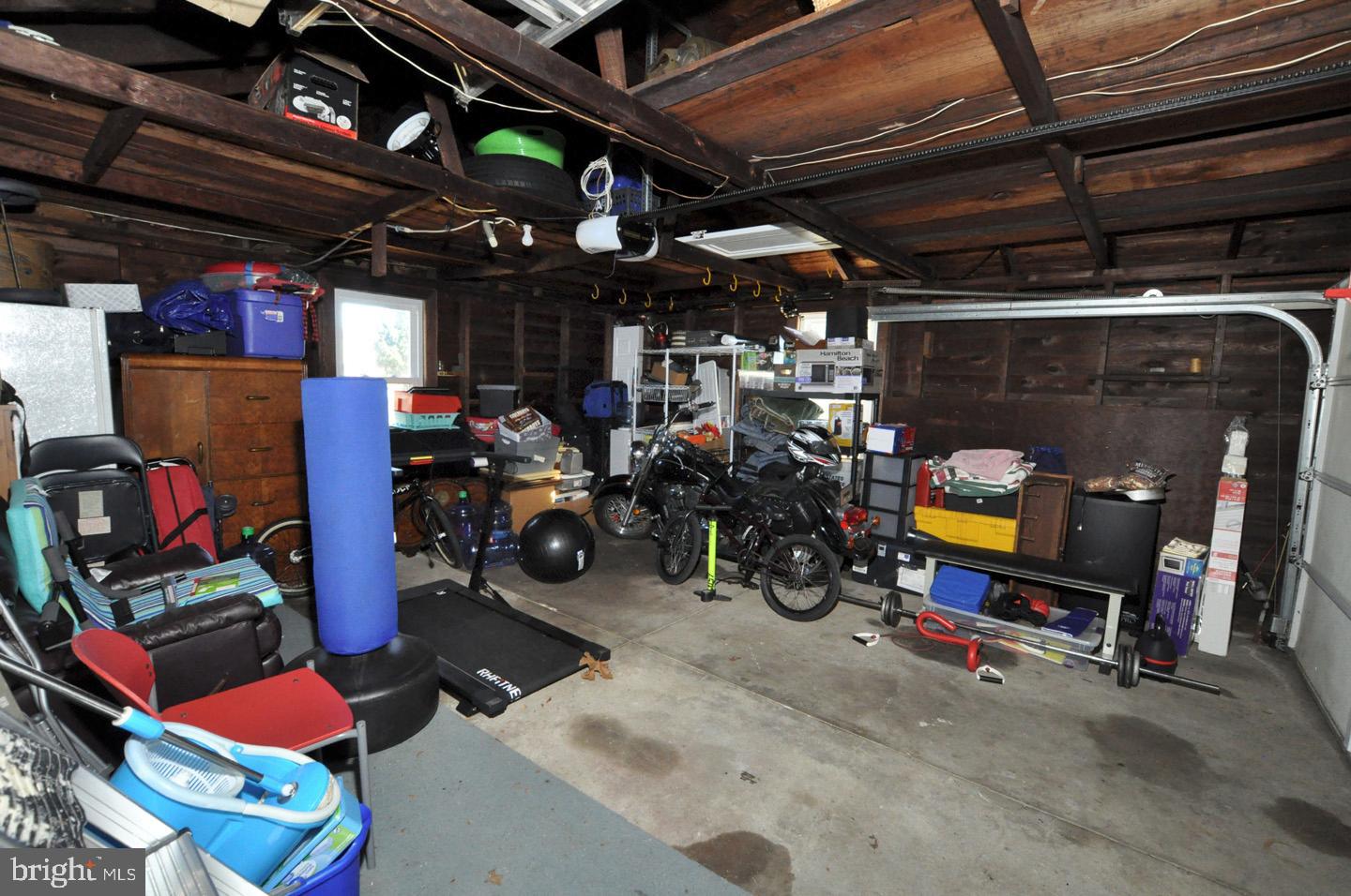 533 Manor Road Beverly, NJ 08010 - Photo 34 of 34 Garage