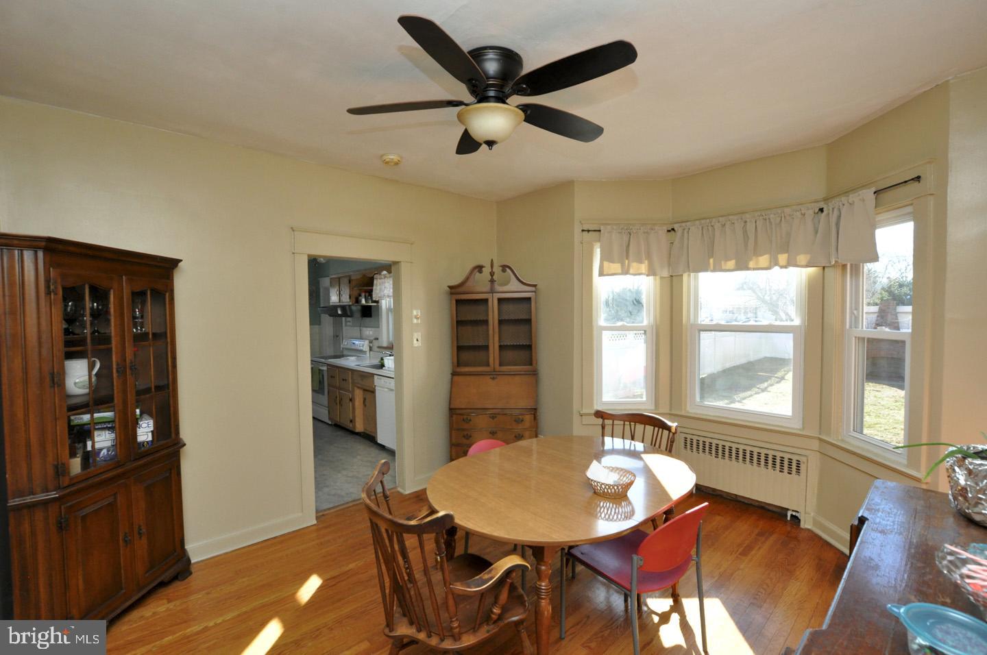 533 Manor Road Beverly, NJ 08010 - Photo 7 of 34 Dining Room