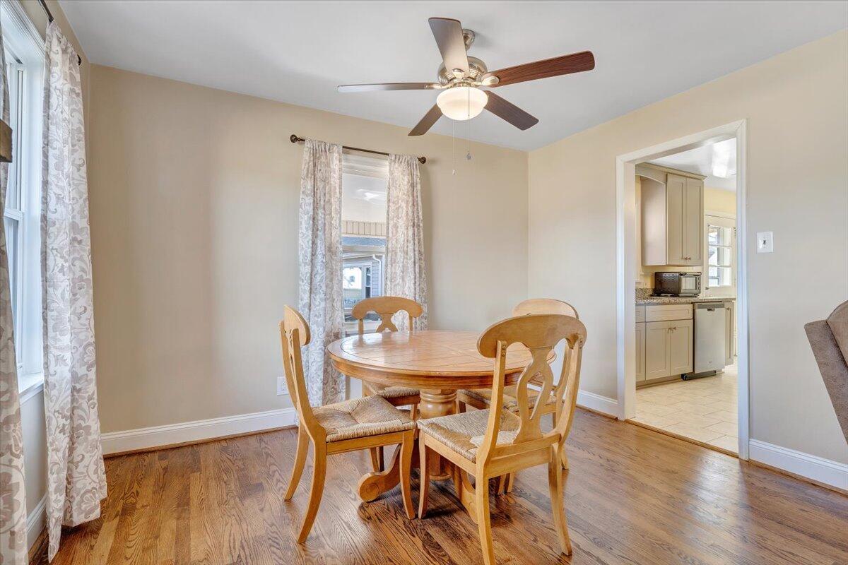 3808 Cove Road Roanoke, VA 24017 - Photo 10 of 34 a dining room with furniture and window