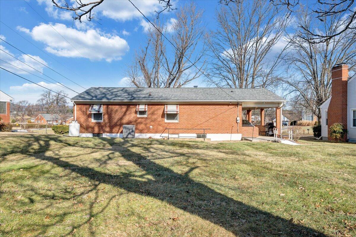 3808 Cove Road Roanoke, VA 24017 - Photo 26 of 34 a view of a yard in front of a building