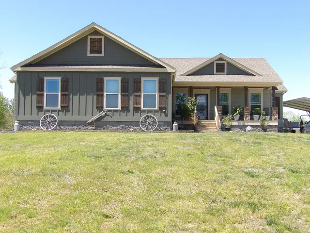 $565,000 | 520 Young Road, Waverly, TN 37185