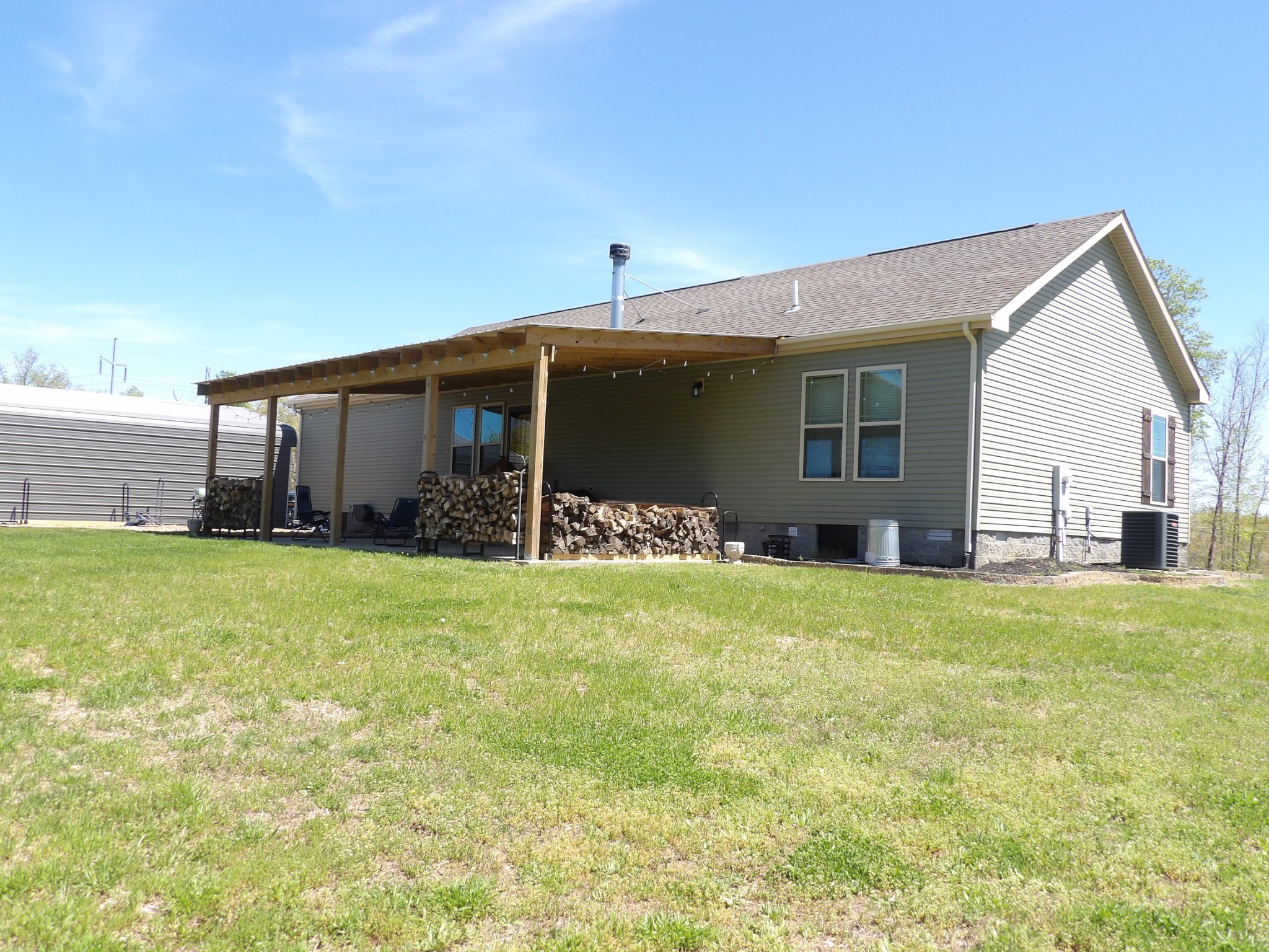 520 Young Road Waverly, TN 37185 - Photo 4 of 64