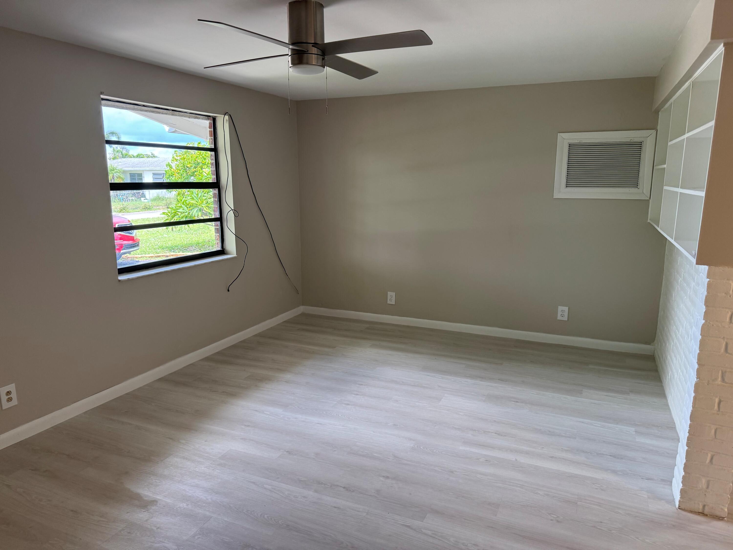 3651 Bahama Road Cabana Colony, FL 33410 - Photo 10 of 15 living