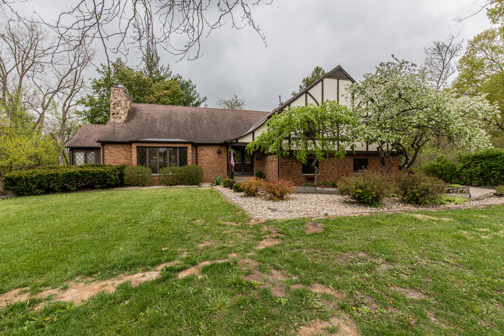 1000 Timber Ridge Road Princeton, IL 61356 - Photo 5 of 55 a front view of a house with a yard and green space