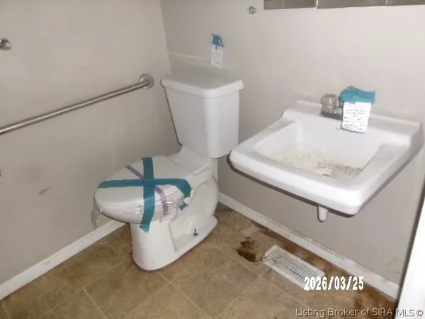 $95,000 | 176 Highway 60, Mitchell, IN 47446