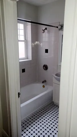 $1,300 | 5132 West 21st Street, Unit 2S, Cicero, IL 60804