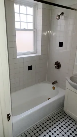 $1,300 | 5132 West 21st Street, Unit 2S, Cicero, IL 60804