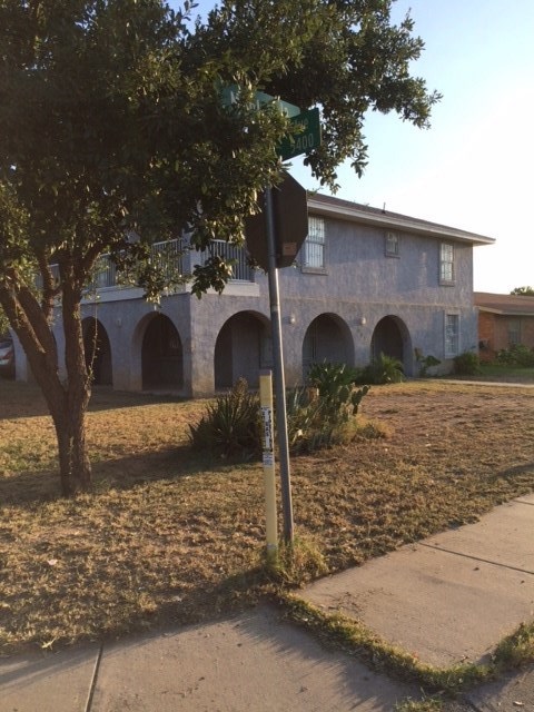 301 West Maple Loop Laredo, TX 78041 - Photo 2 of 8 Gallery Image 2