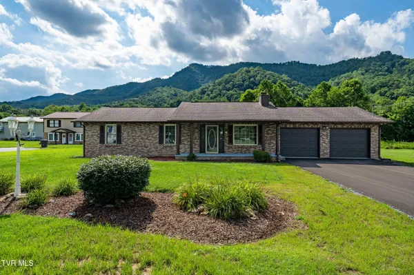 $275,000 | 157 Spring Street, Hampton, TN 37658