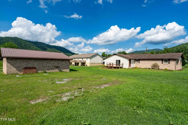 $275,000 | 157 Spring Street, Hampton, TN 37658