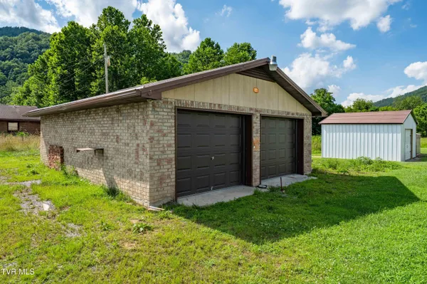 $275,000 | 157 Spring Street, Hampton, TN 37658